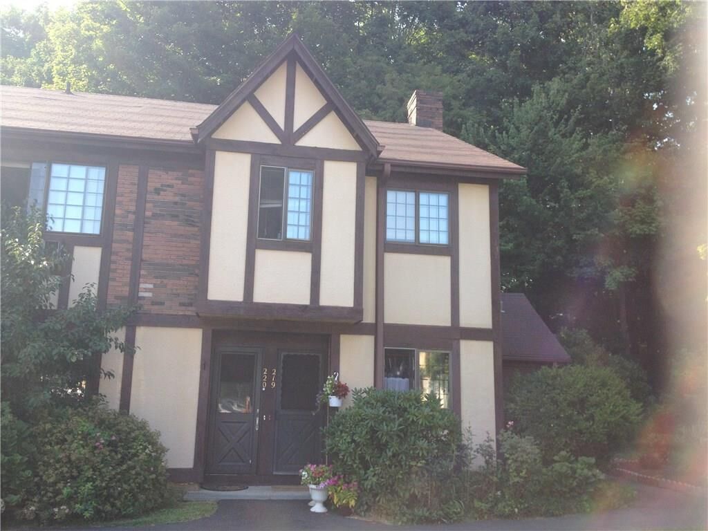 Property Photo: 220 Foxwood Lane 220 CT 06460