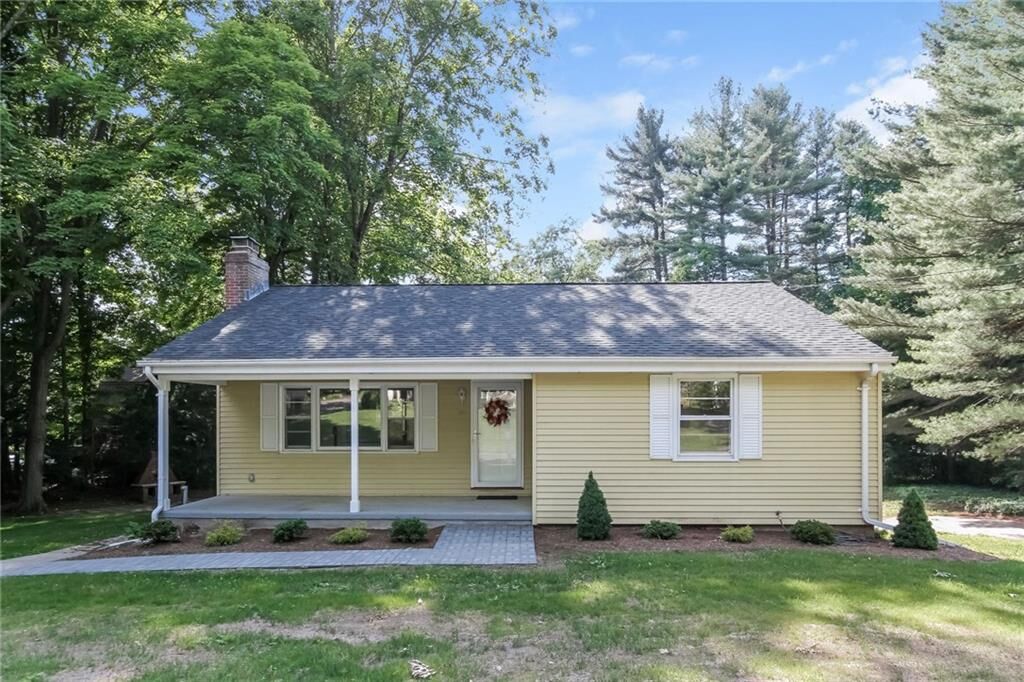 Property Photo:  89 East Weatogue Street  CT 06070 