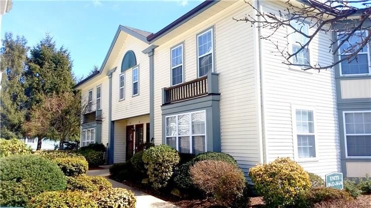 Property Photo: 14 Kendall Green Drive 14 CT 06461