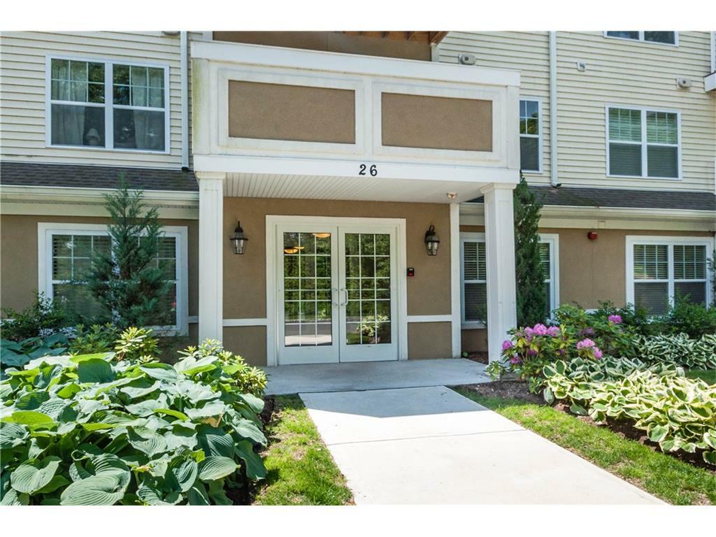 Property Photo:  26 Schoolhouse Drive 310  CT 06110 