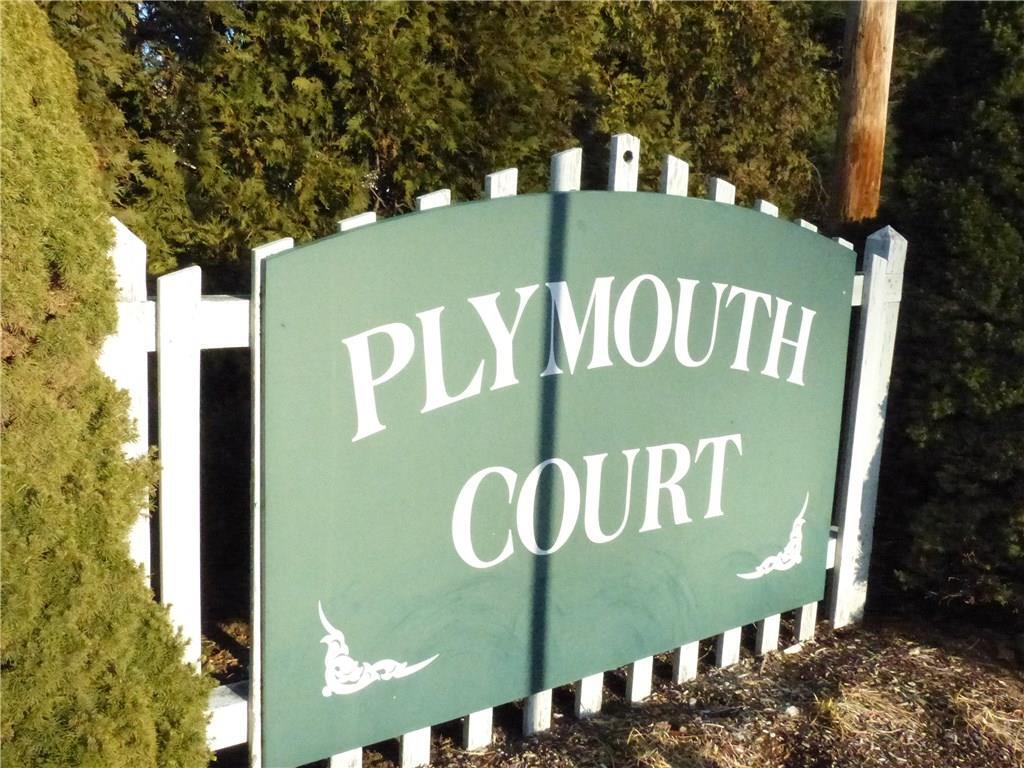 Property Photo: 17 Plymouth Court 17 CT 06413