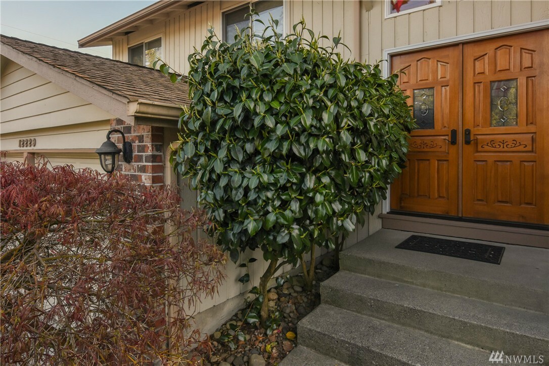 Property Photo:  12229 NE 140th St  WA 98034 