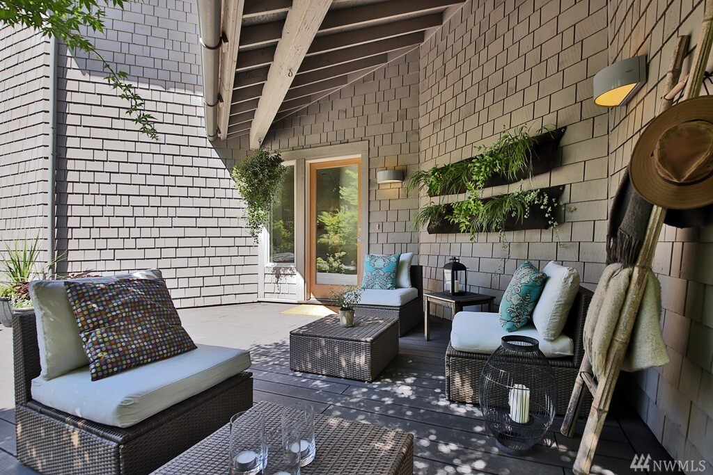Property Photo: 4253 Echowood Lane WA 98260