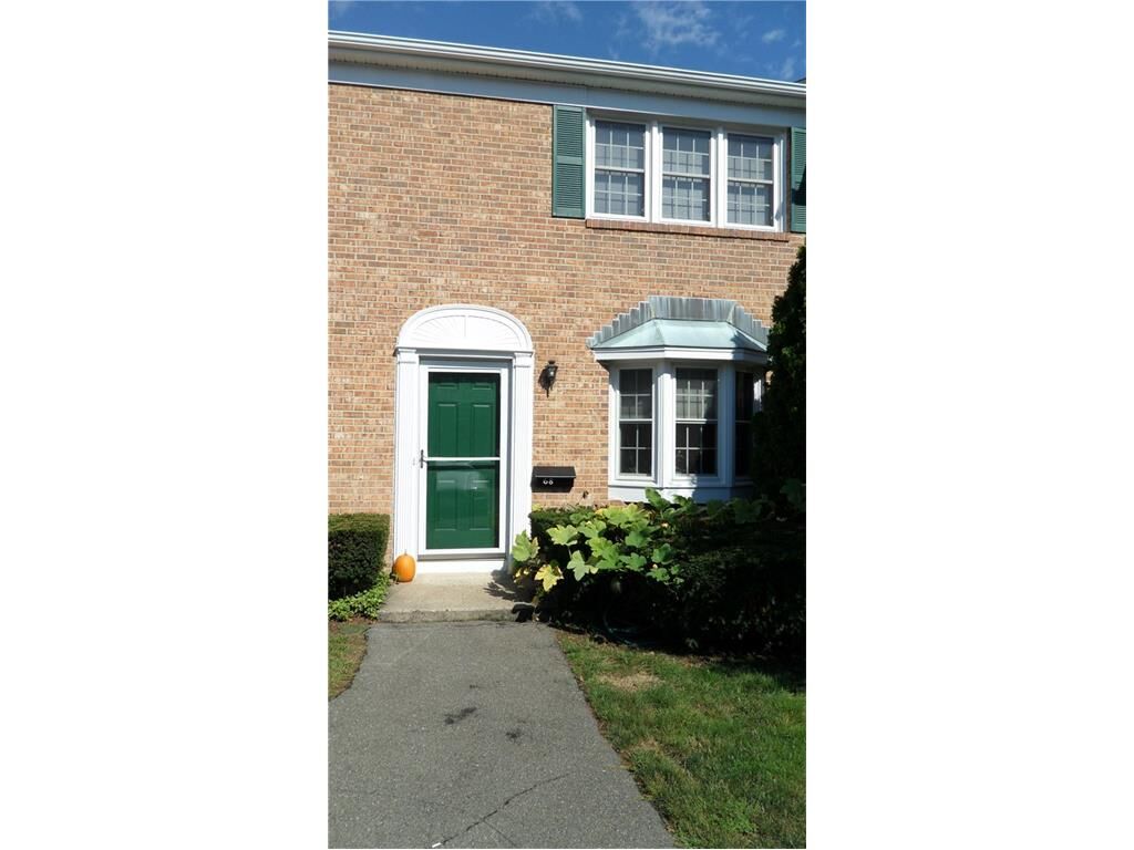 Property Photo: 68 Salem Walk 68 CT 06460