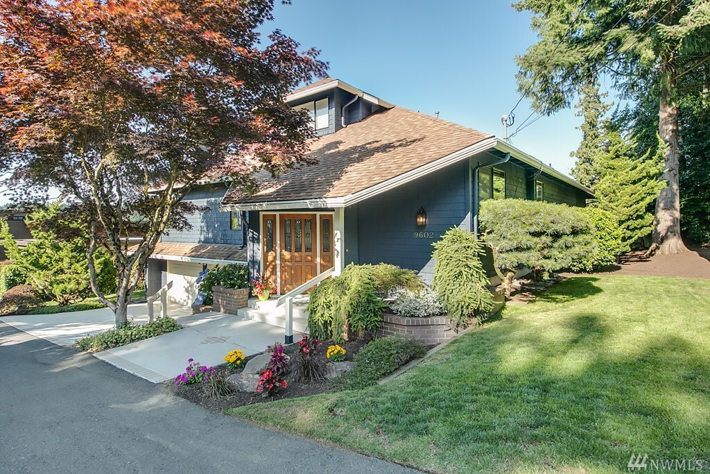 Property Photo: 9602 SE 33rd WA 98040
