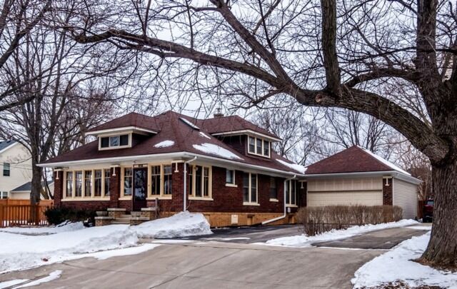 Property Photo:  316 E 13th Street  IL 60441 