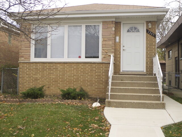 Property Photo:  7345 N California Avenue Sfh  IL 60645 