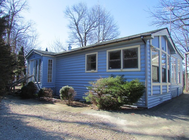 Property Photo:  43 Beacon Bay  IL 60051 