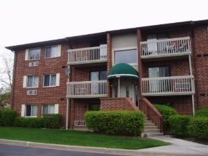 Property Photo:  960 N Lakeside Drive 1B  IL 60061 