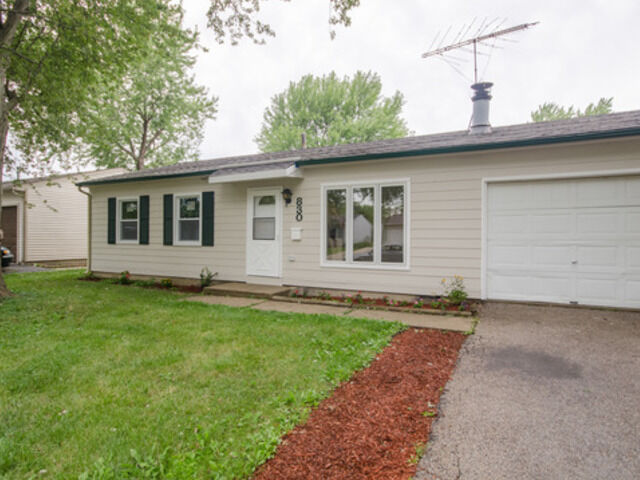 Property Photo:  830 Post Lane  IL 60107 