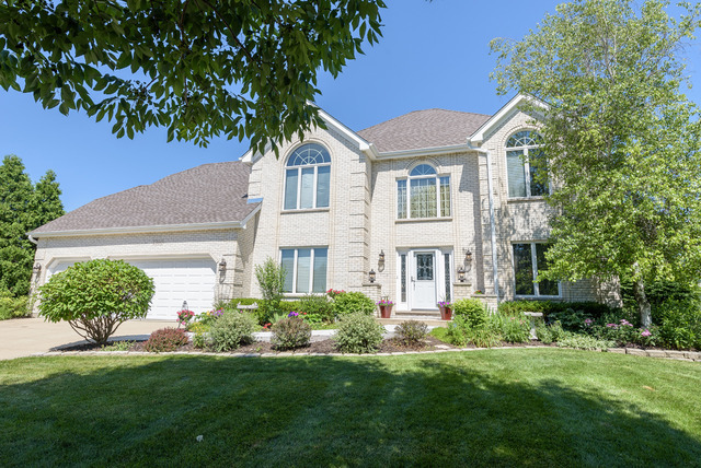 Property Photo:  1360 Hunter Circle  IL 60540 