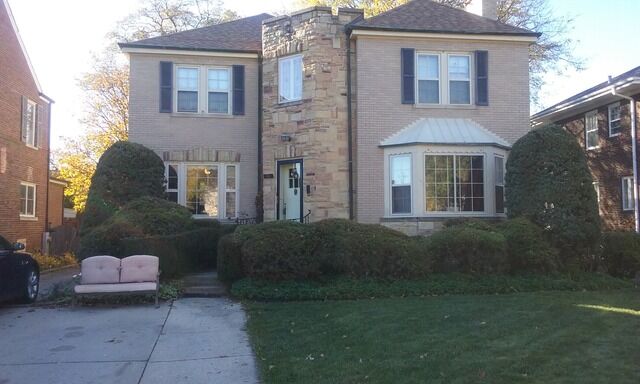 Property Photo: 16 Wisner Street IL 60068