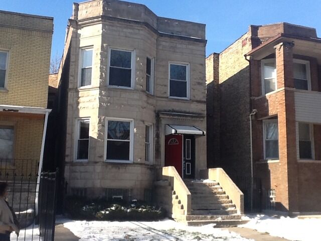 Property Photo: 7026 S Calumet Avenue 1 IL 60637