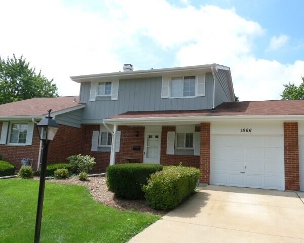Property Photo:  1566 Dundee Drive  IL 60189 