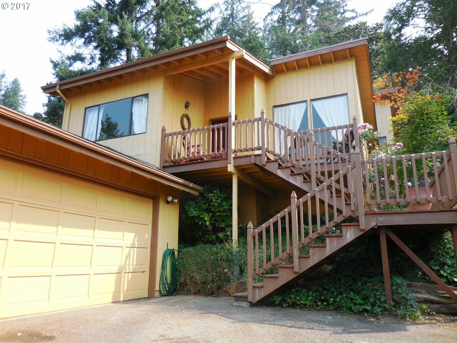 Property Photo:  2777 Spring Blvd  OR 97403 