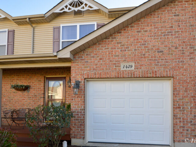 Property Photo:  1429 Rhett Place  IL 60098 