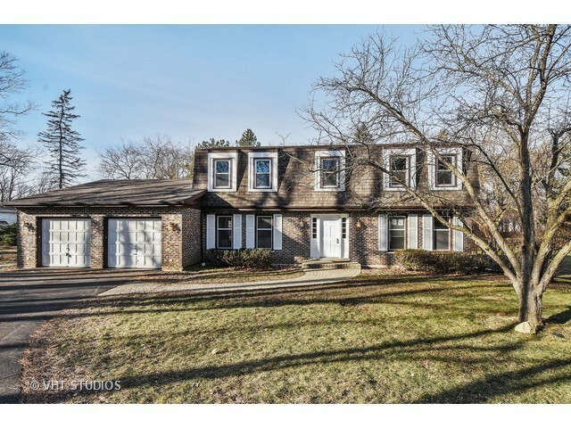 Property Photo: 19 White Pine Drive IL 60010