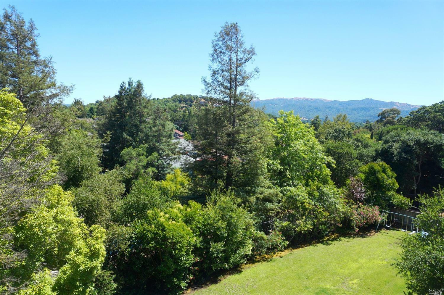 Property Photo:  6 Fawnridge Drive  CA 94945 