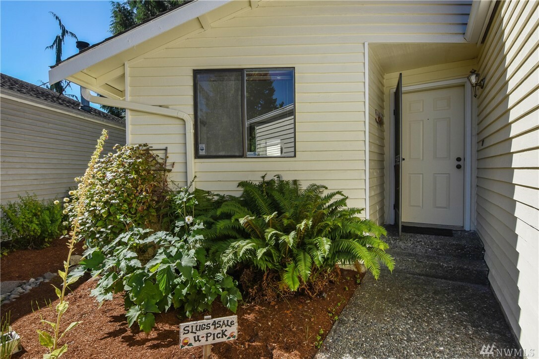 Property Photo:  206 96th Place SE  WA 98208 