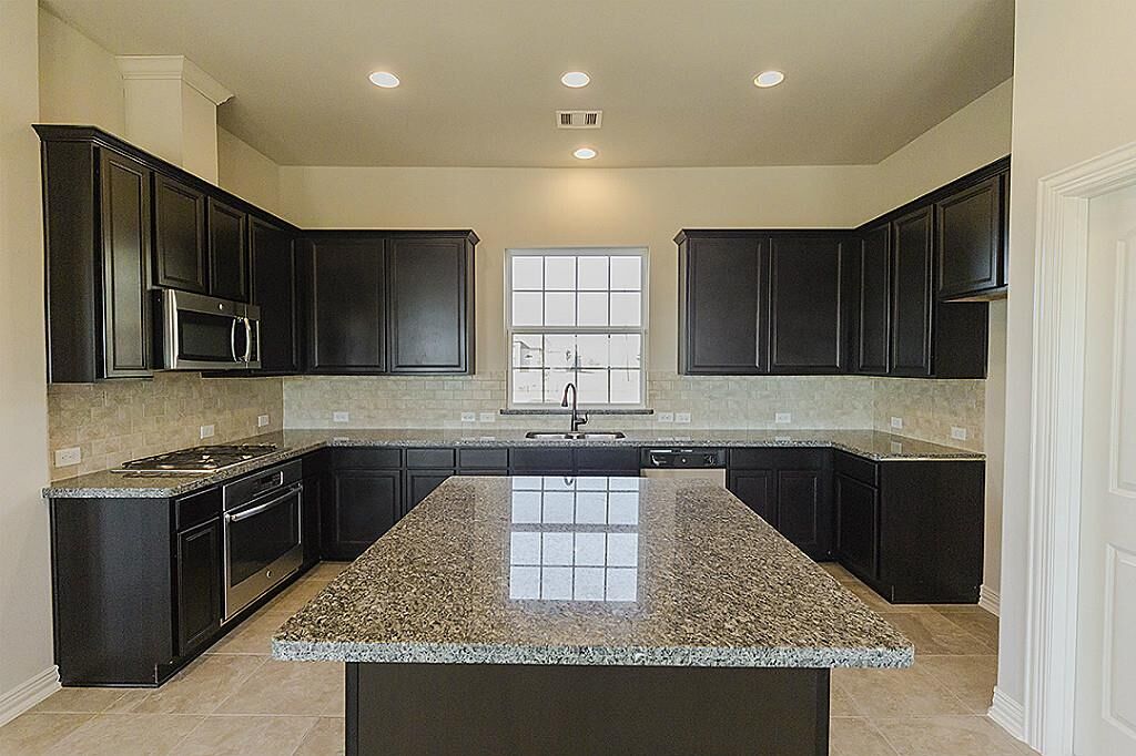 Property Photo: 7815 Stratford Hall TX 77583