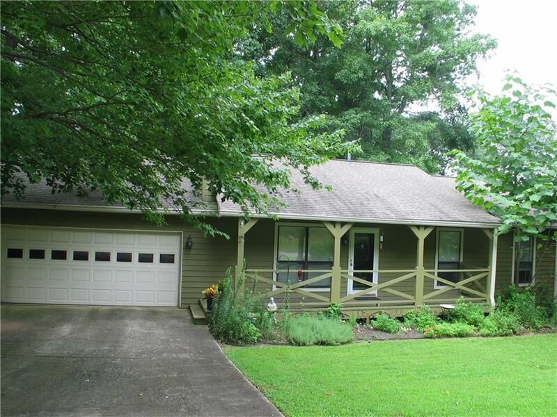 Property Photo: 265 Broken Lance Place 30022