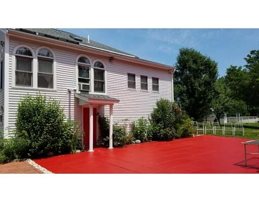 Property Photo: 60 Braeburn Cir MA 01453