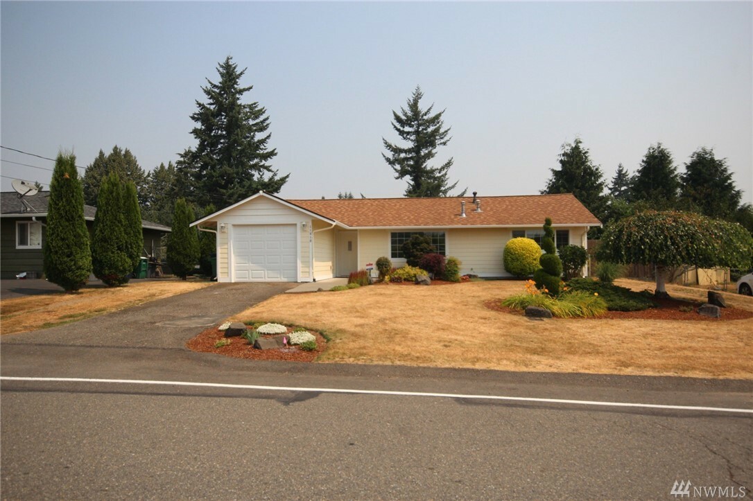 Property Photo:  11810 SE 170th Place  WA 98058 