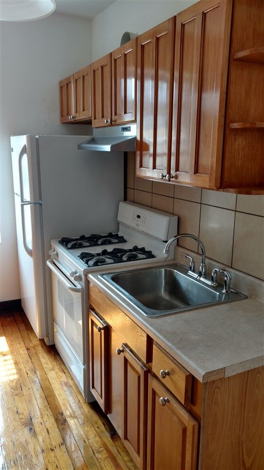 Property Photo:  15 Hopkins Ave 24  NJ 07306 