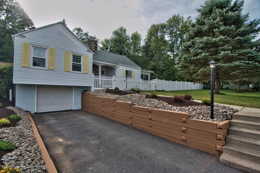 Property Photo:  118 Orchard Street  PA 18444 