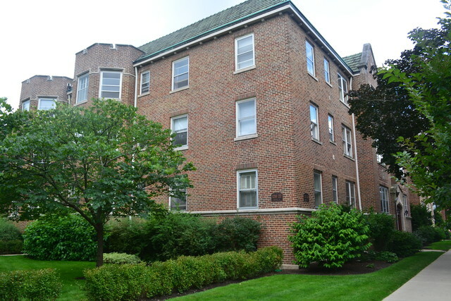 Property Photo:  1220 Central Street 2E  IL 60201 