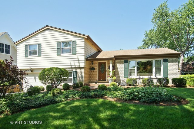 Property Photo:  2104 Lilac Terrace  IL 60004 