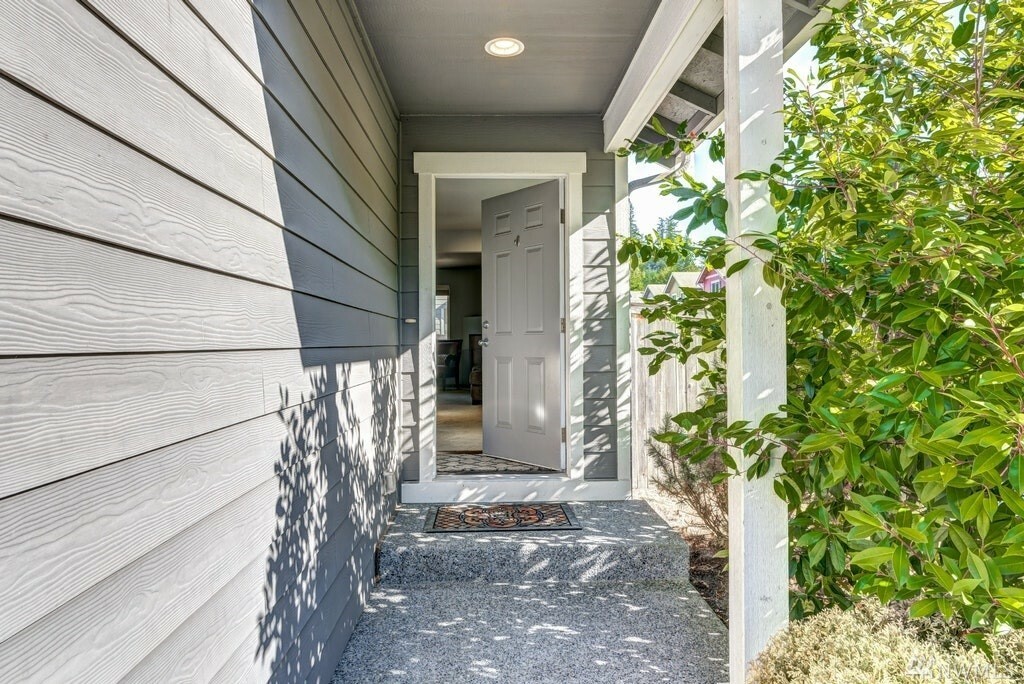 Property Photo: 1323 174th St SE 24W WA 98012