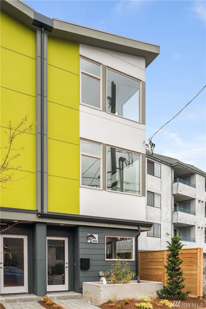 Property Photo:  3033 18th Ave S  WA 98144 