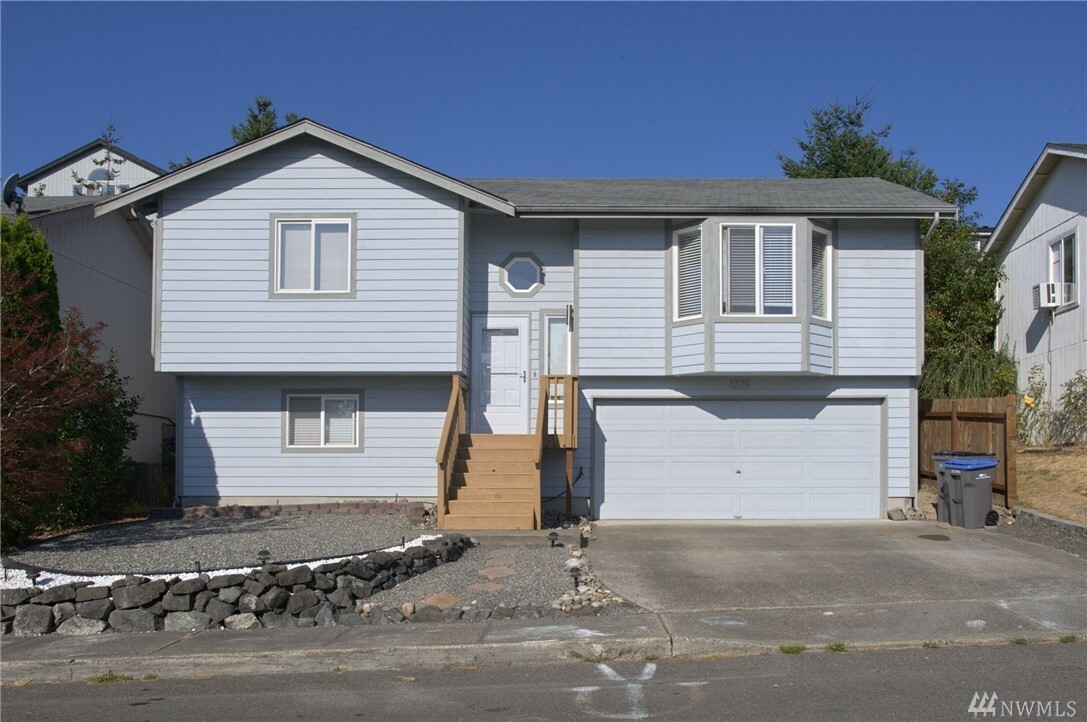 Property Photo:  1225 Daniels Ave  WA 98312 