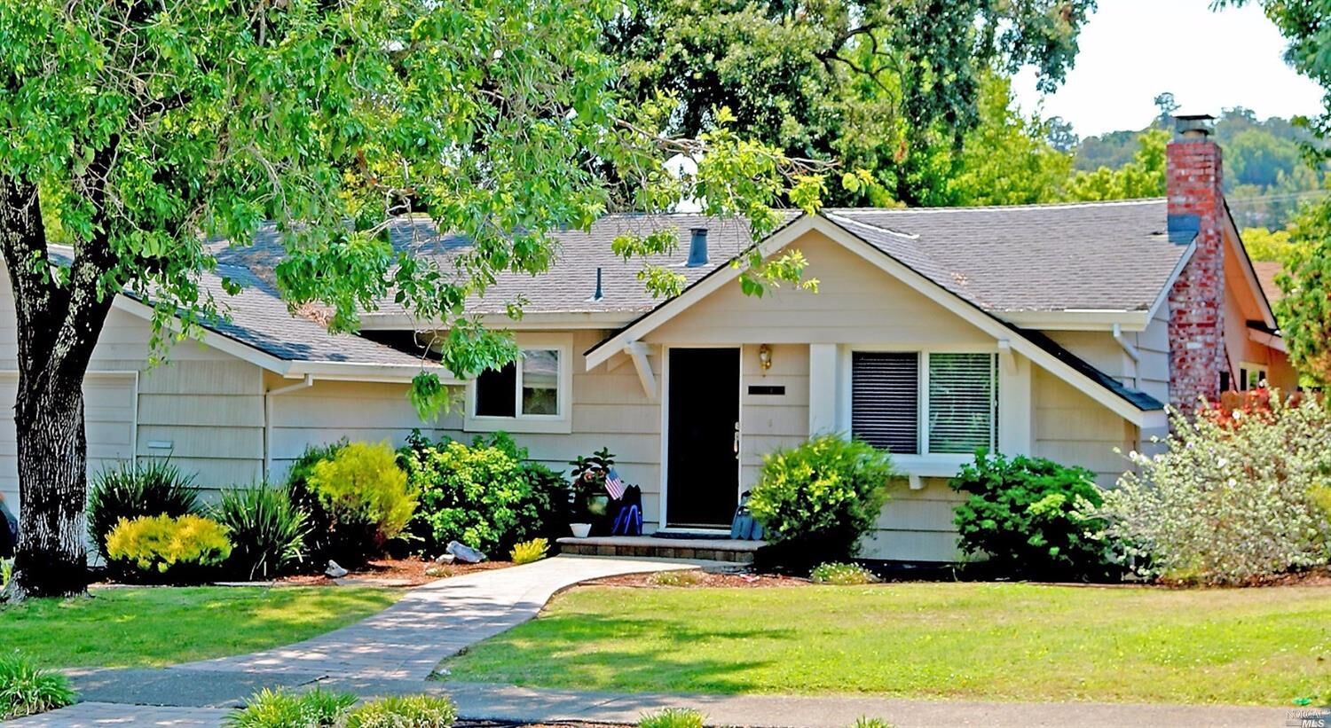 Property Photo: 1554 Buchanan Street CA 94947