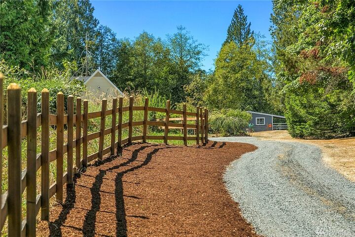 Property Photo:  11309 244th Ave NE  WA 98053 