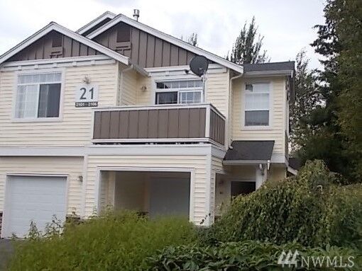 Property Photo: 1855 Trossachs Boulevard SE 2104 WA 98075