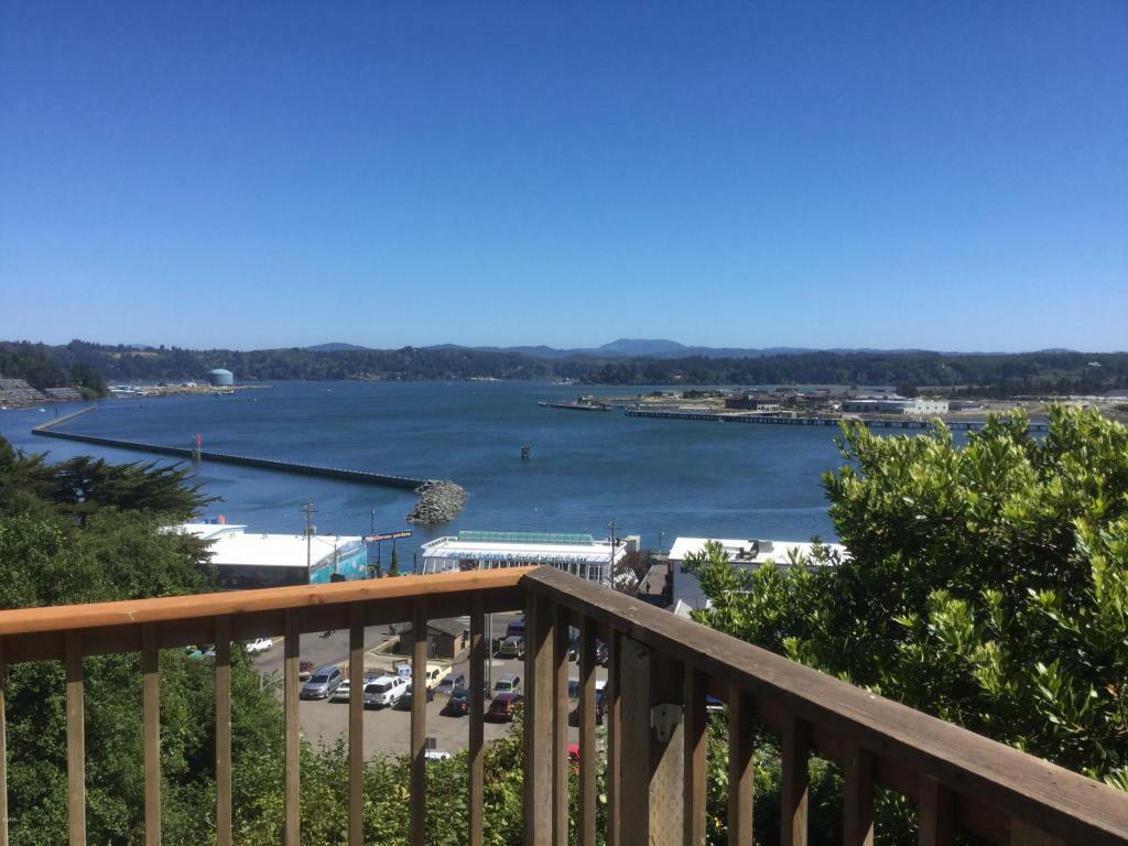 Property Photo: 1212 SW Lee Street 3 OR 97365