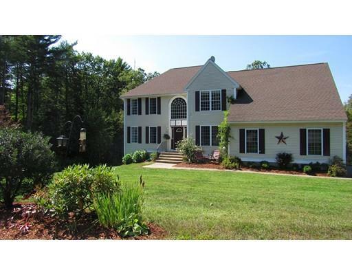 Property Photo:  10 Bluebird Road  MA 01475 