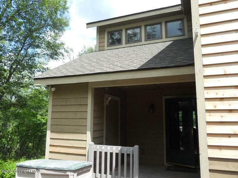 Property Photo:  341 Hemlock Ln  PA 18372 