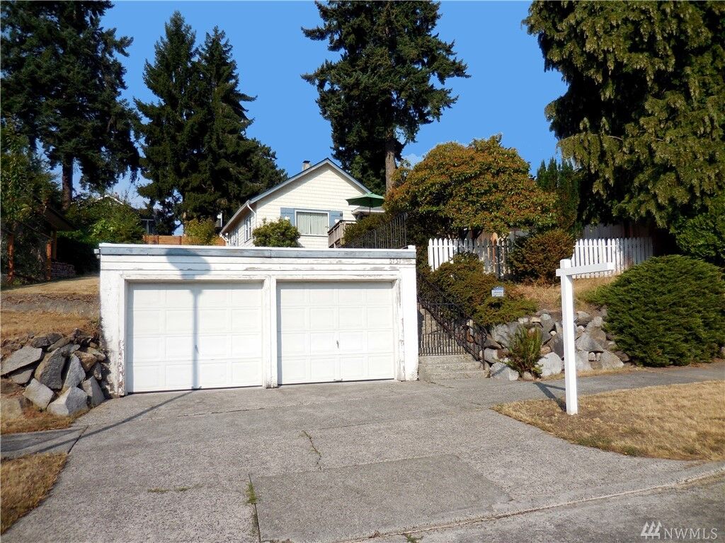 Property Photo: 5751 36th Ave NE WA 98105