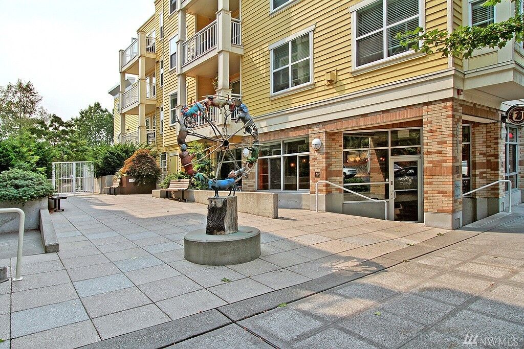 Property Photo:  2901 NE Blakeley St 410  WA 98105 