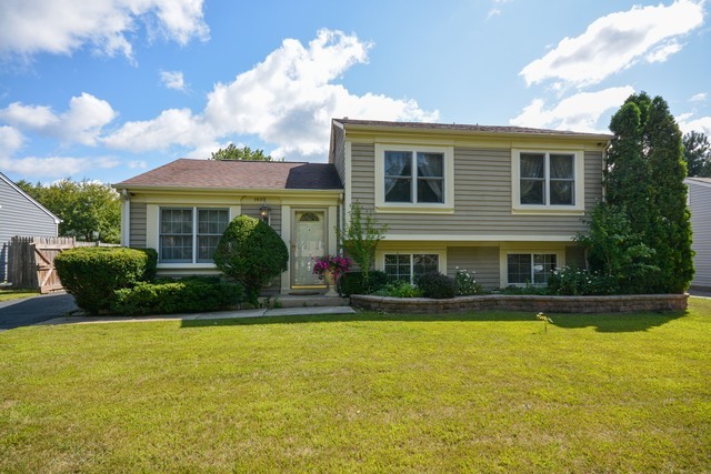Property Photo: 1037 Blakely Street IL 60185