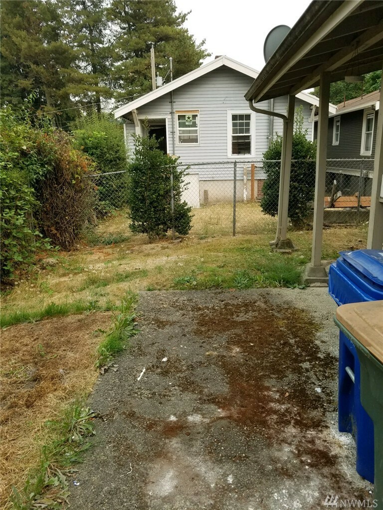 Property Photo:  2614 E Marion St  WA 98122 