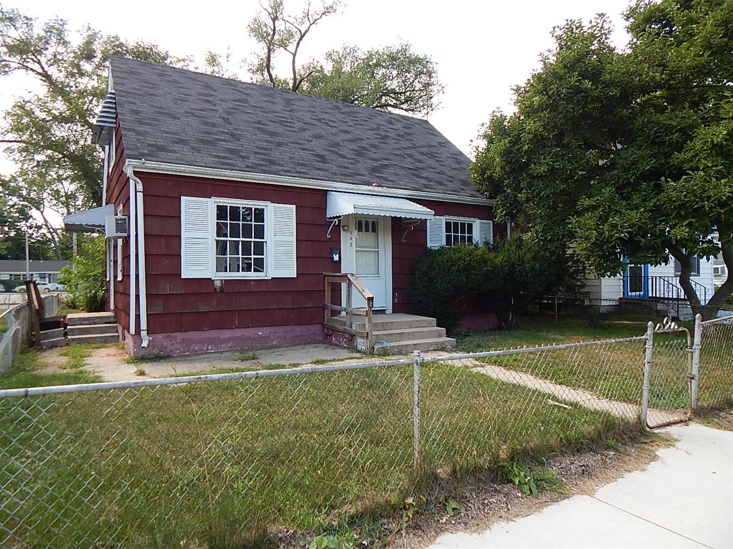 Property Photo: 142 N Woodland Avenue IN 46360