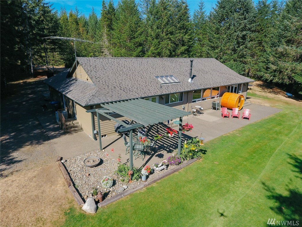 Property Photo: 31 E Fredrick Dr WA 98584