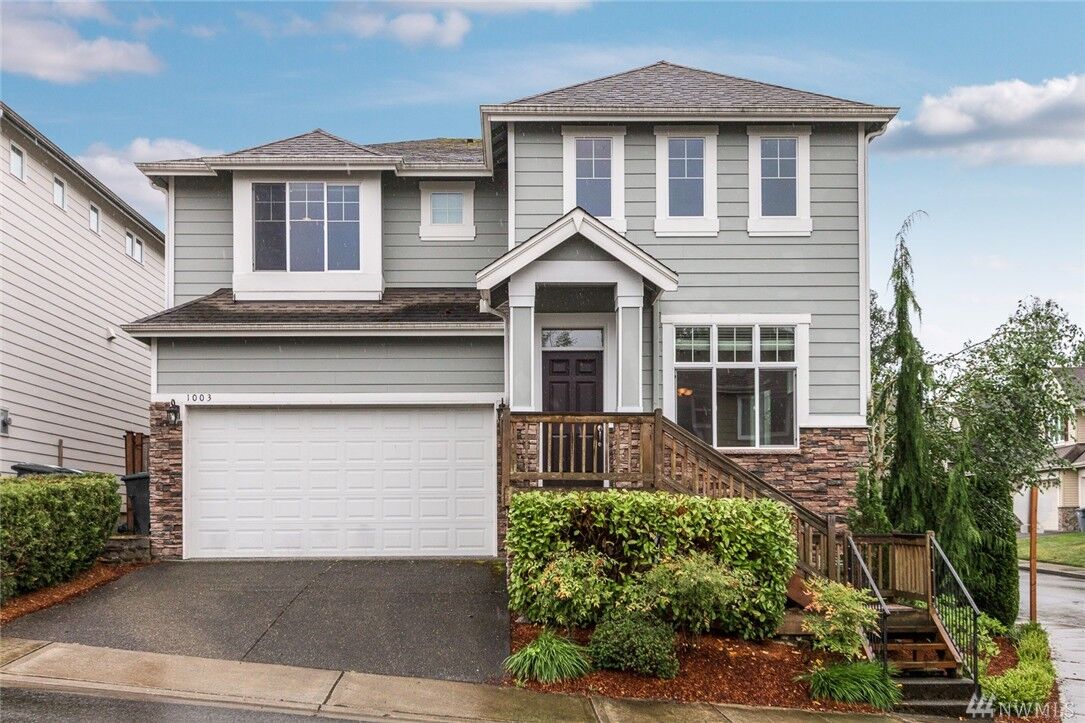 Property Photo:  1003 S 36th Street  WA 98055 