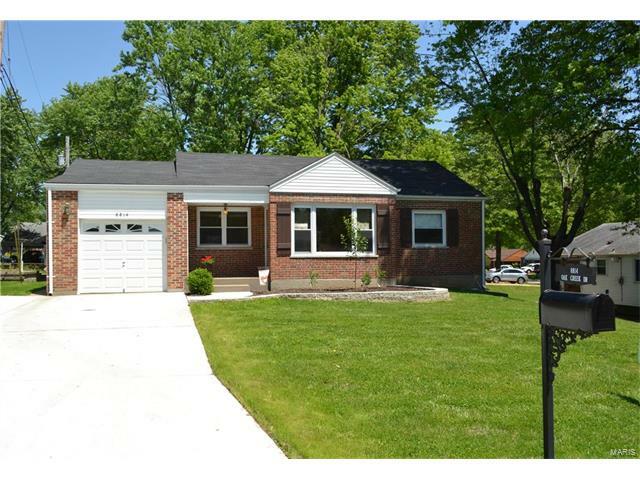 Property Photo: 8814 Oak Creek Drive 63126