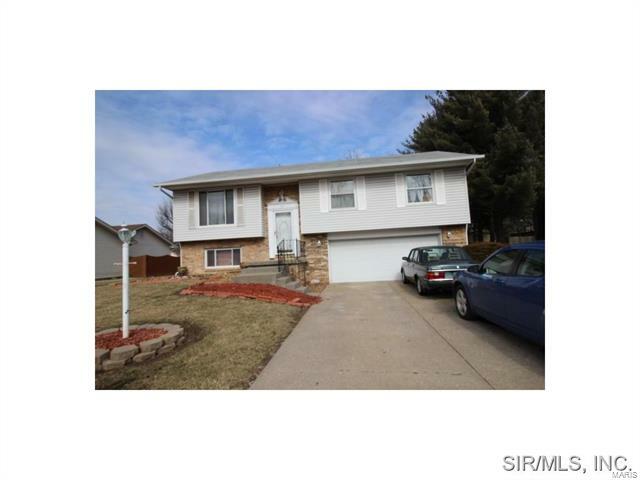 Property Photo: 321 Fieldcrest Drive IL 62226