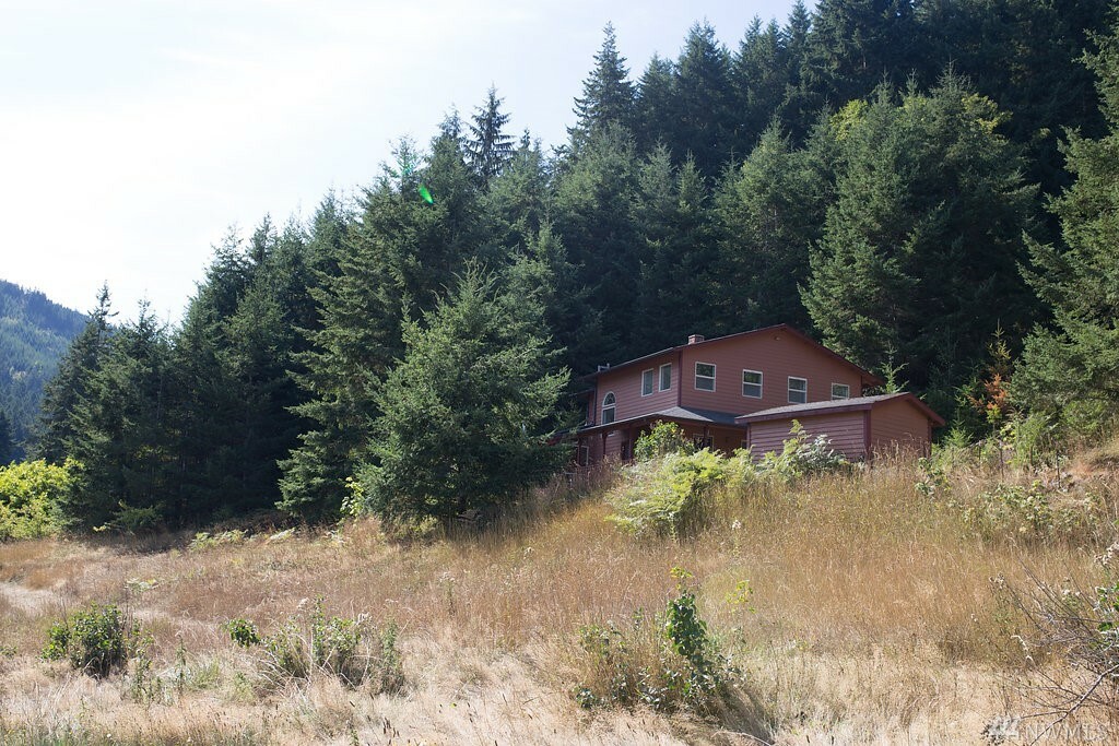 Property Photo:  2904 Black Diamond Rd  WA 98363 